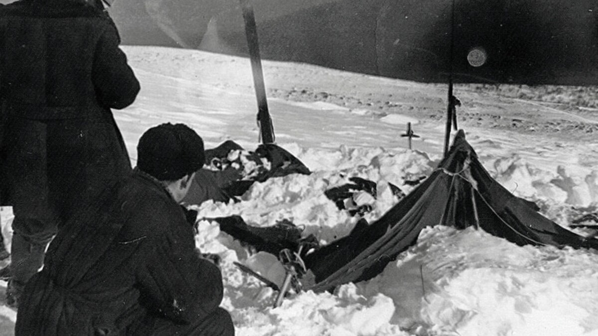 Registro fotográfico original da barraca dos esquiadores nos Montes Urais em 1959